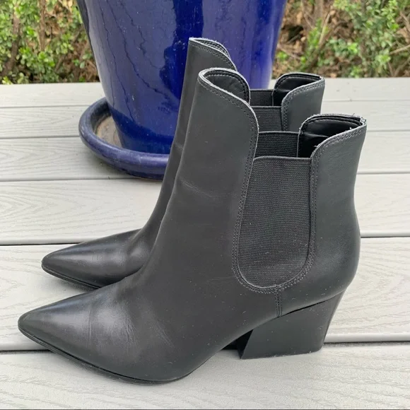 Kendall & Kylie Sleek Black Ankle Booties - Picture 3 of 9